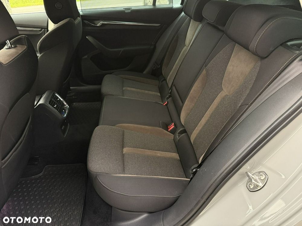 Skoda Octavia 2.0 TDI DSG 4x4 Scout First Edition - 18