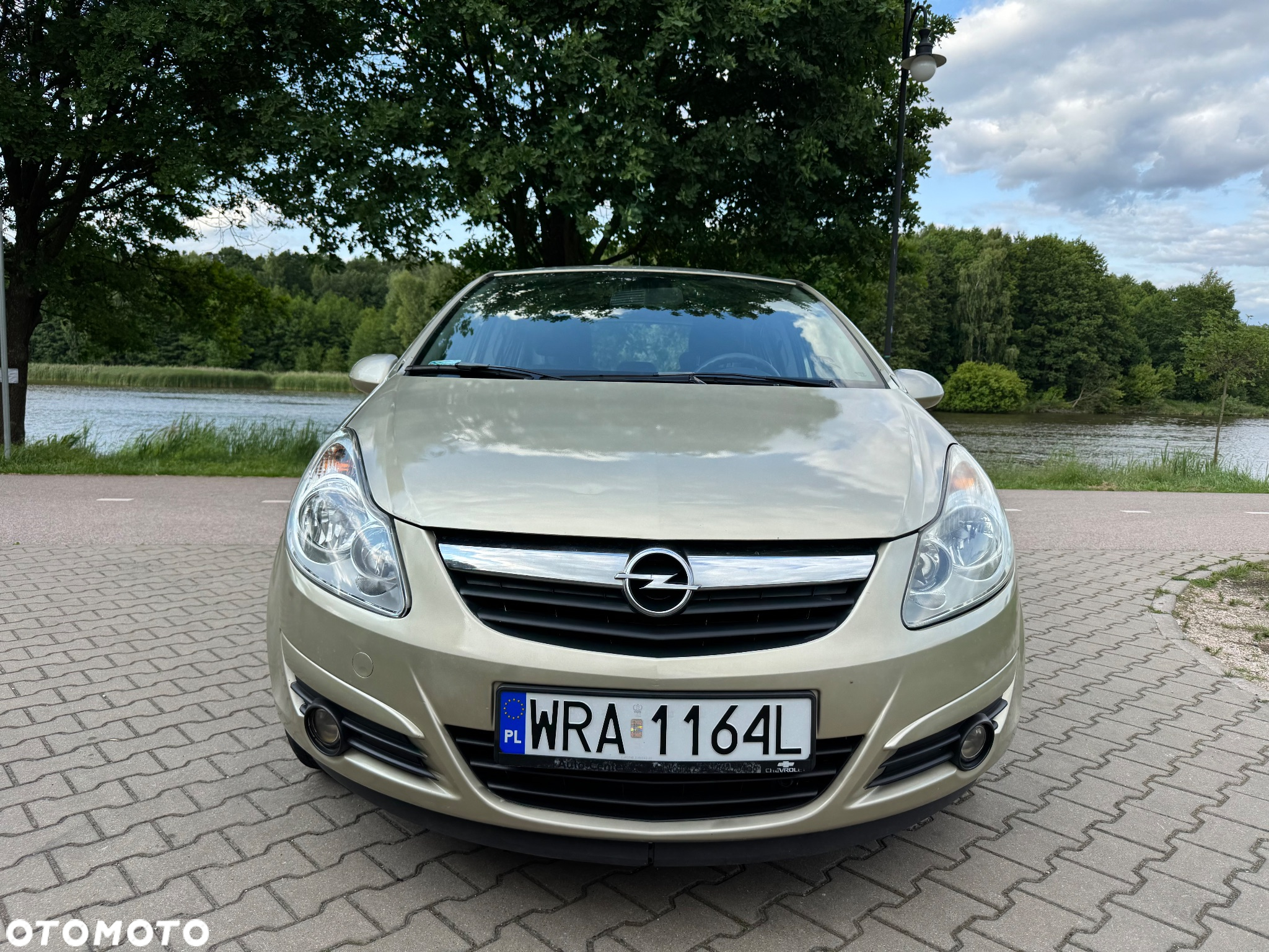 Opel Corsa 1.2 16V Essentia - 2
