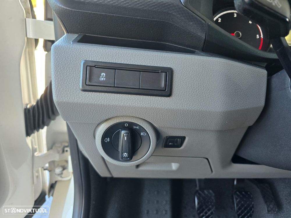 VW Transporter 2.0 TDI - 10