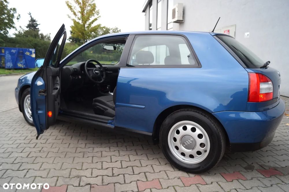 Audi A3 3-drzwiowe 1.6 Ambition - 25