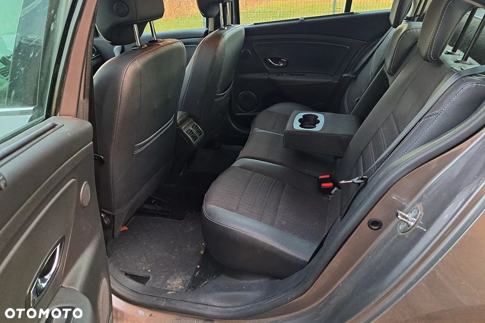 Renault Fluence 1.6 16V Zen - 13