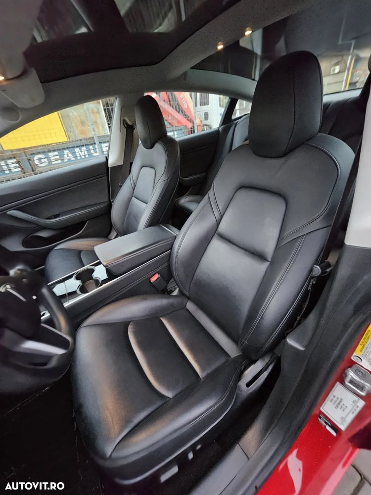 Tesla Model 3 - 14