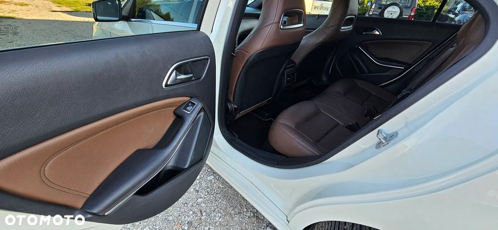 Mercedes-Benz Klasa A 220 d 4Matic 7G-DCT - 13