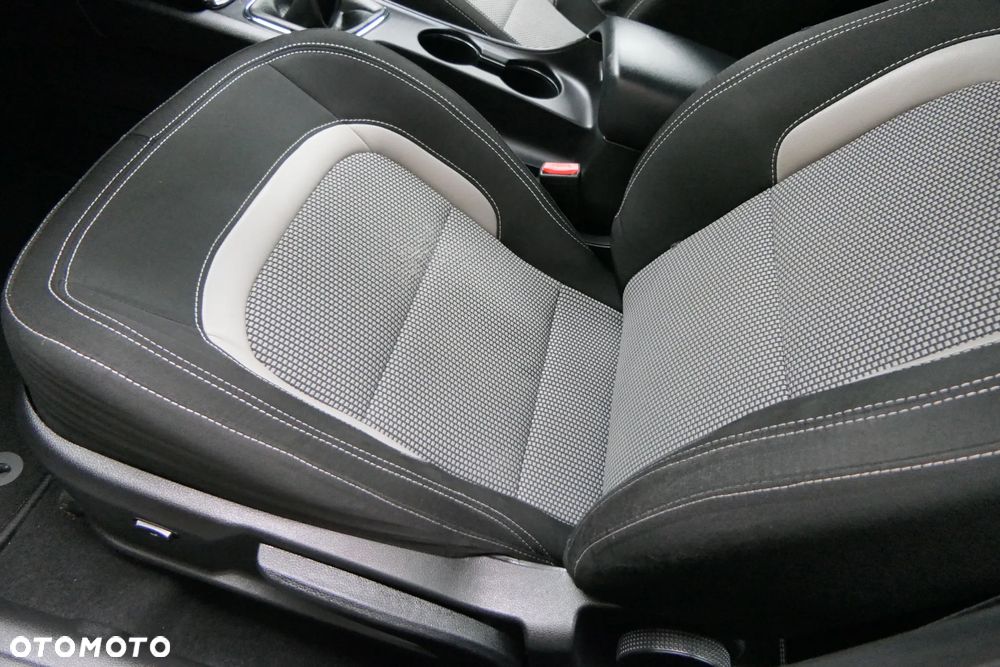 Kia Ceed 1.6 GDI Dream-Team Edition - 19