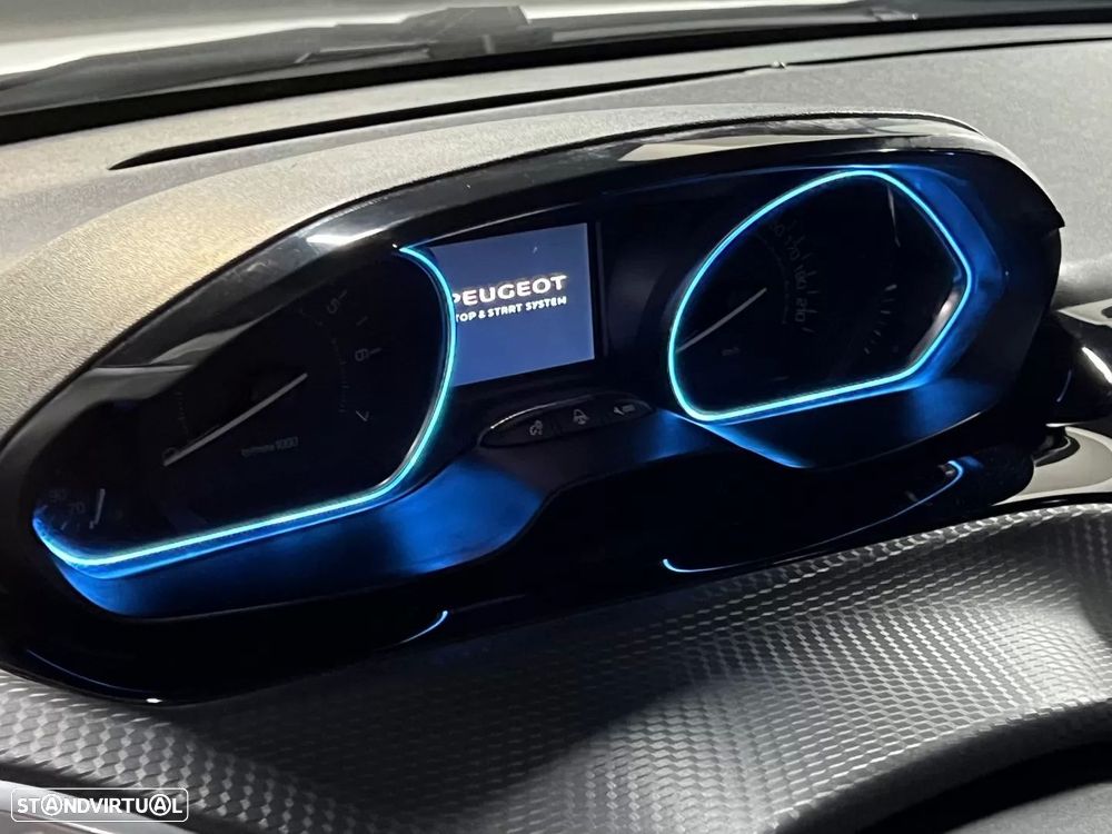 Peugeot 2008 1.2 PureTech GT Line - 3