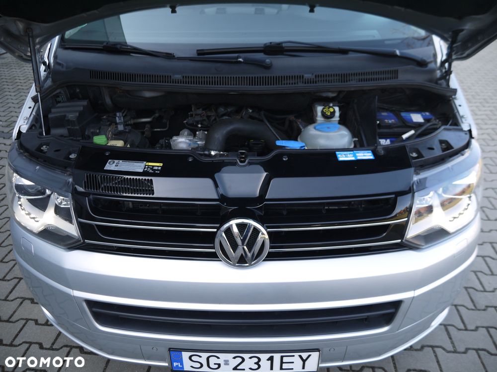 Volkswagen Caravelle - 11