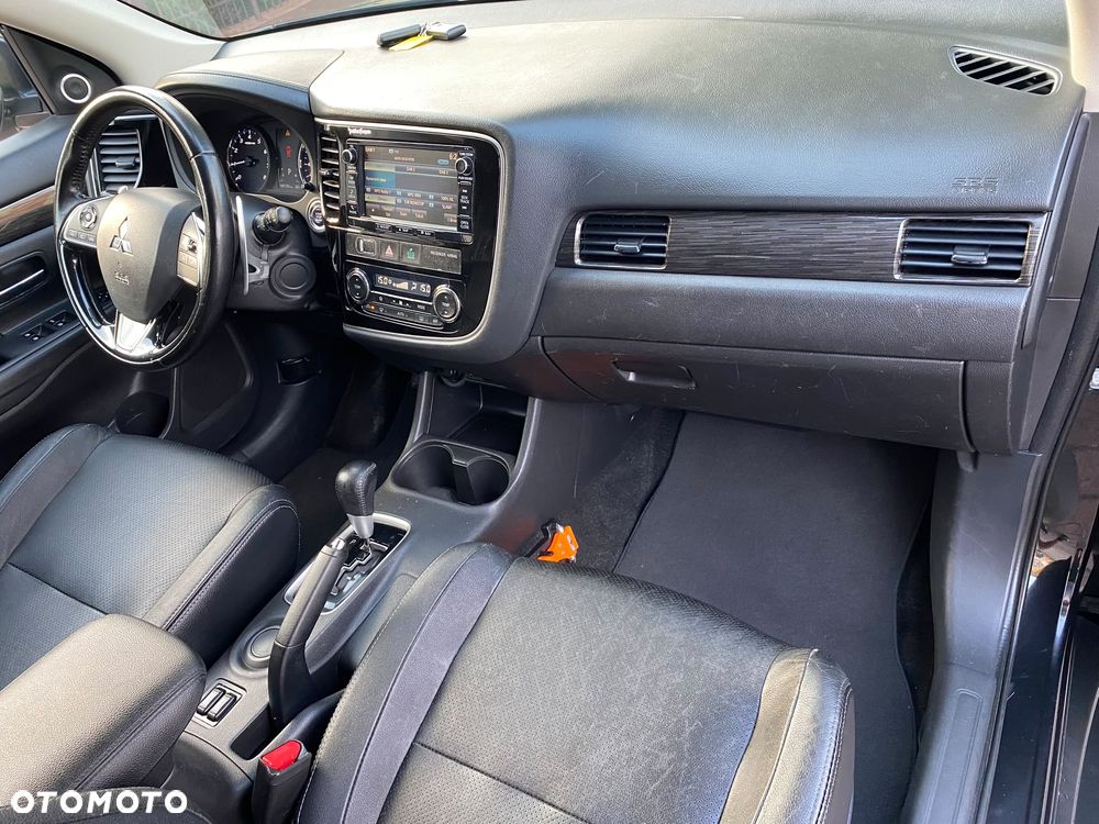 Mitsubishi Outlander 2.0 Intense + - 9
