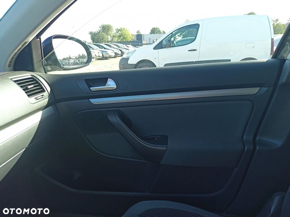 Volkswagen Golf - 16