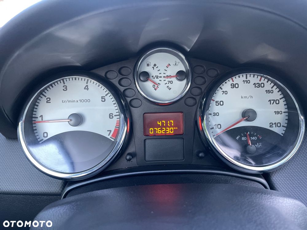 Peugeot 207 1.6 THP Platinum - 30