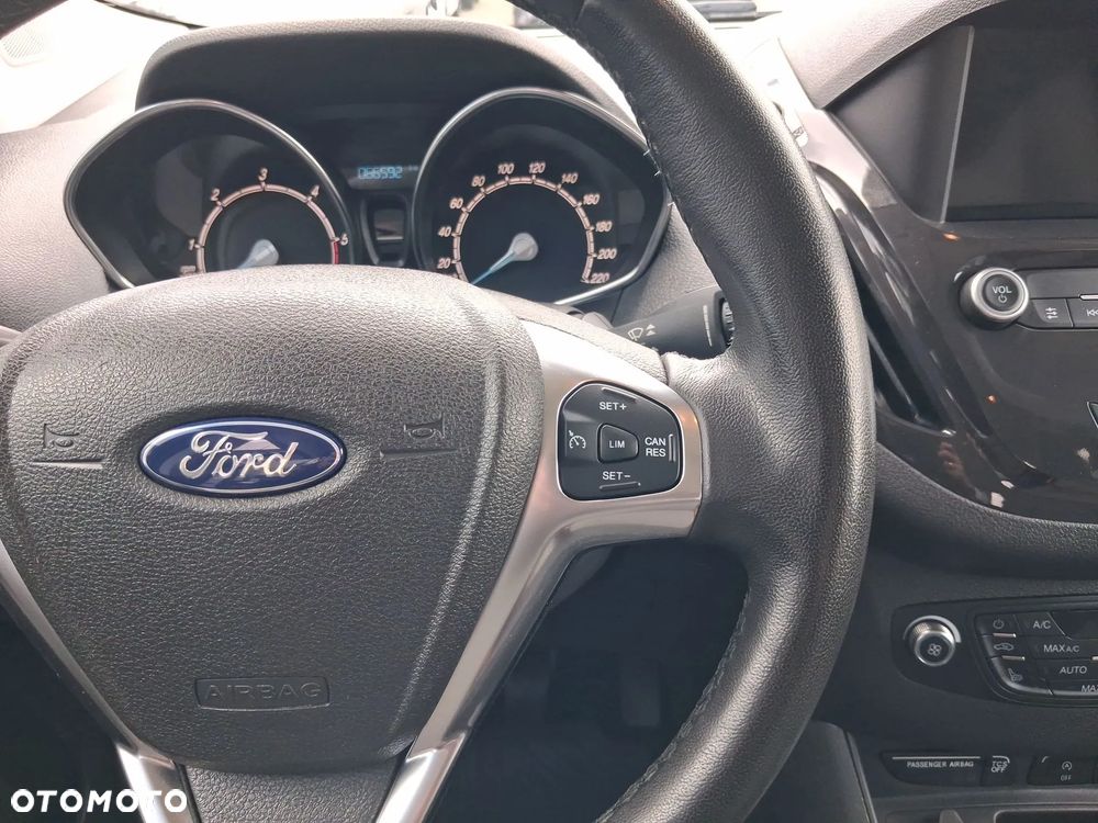 Ford Tourneo Courier 1.5 TDCi Titanium - 33