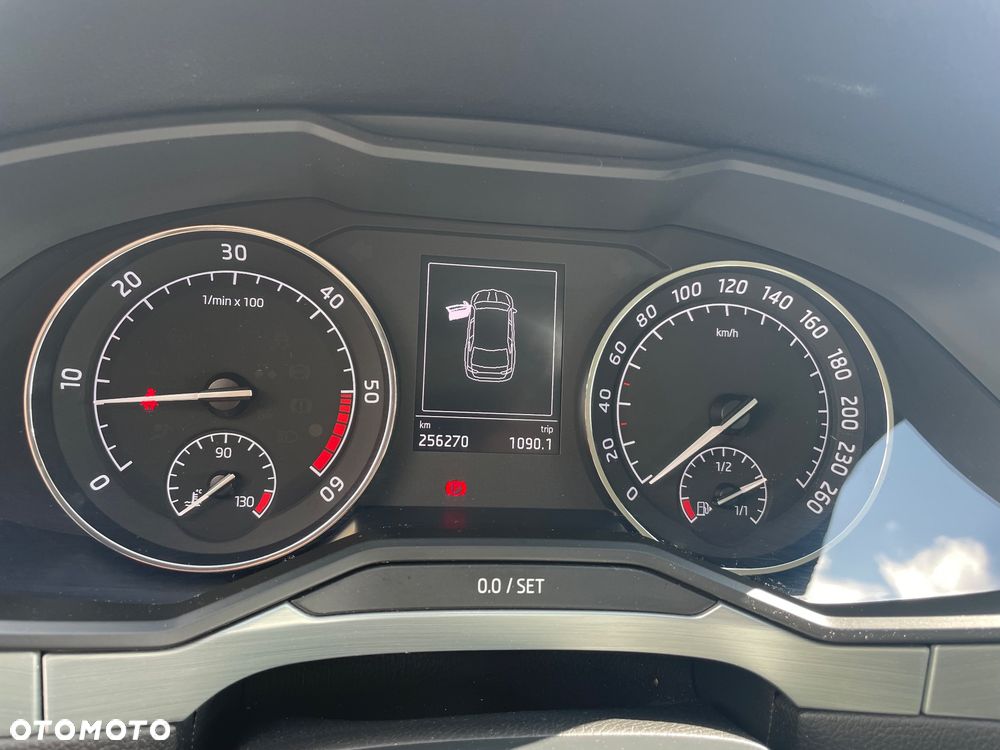 Skoda Superb 2.0 TDI Ambition - 9