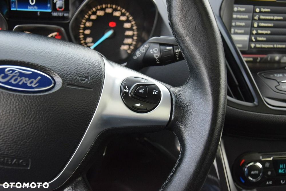 Ford Kuga 2.0 TDCi 2x4 Titanium - 38