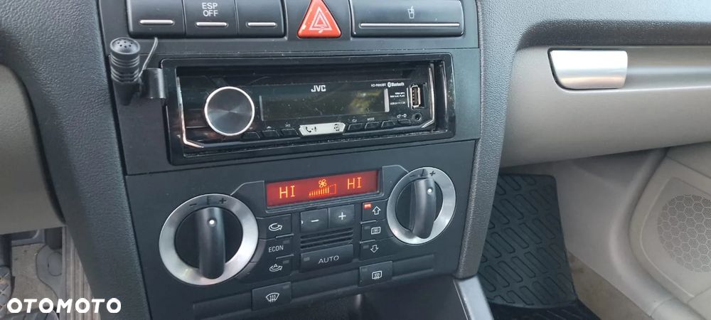 Audi A3 Sportback 2.0 FSI Attraction - 9