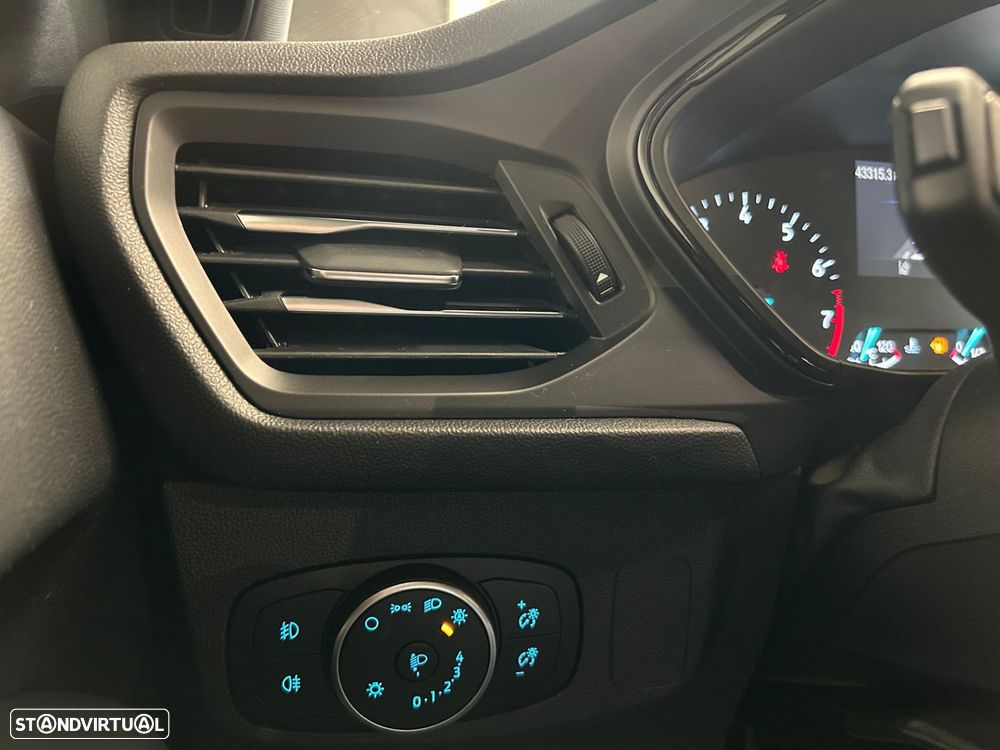Ford Focus 1.0 EcoBoost MHEV ST-Line - 39