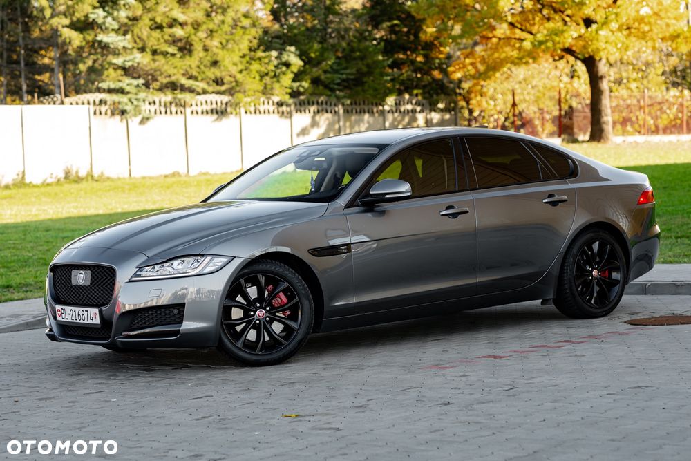 Jaguar XF 30d S - 5