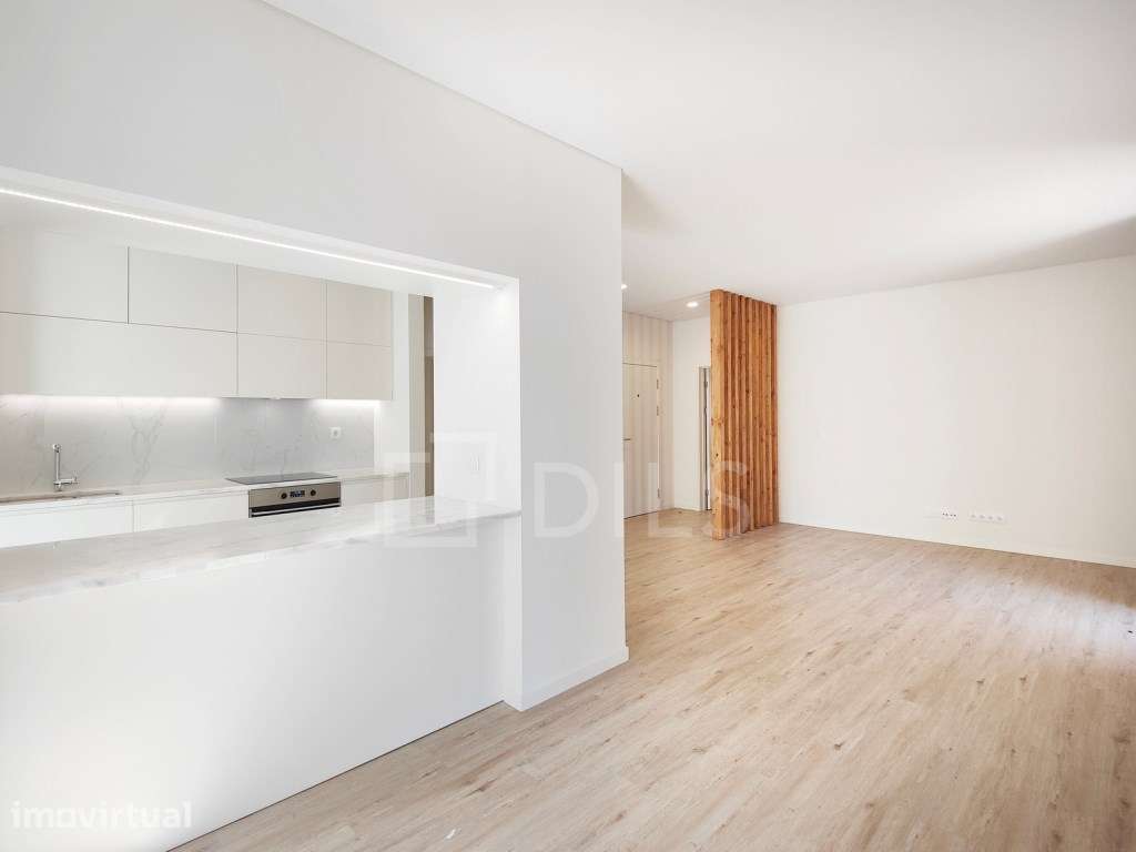 Apartamento T2 com terraço e estacionamento junto às Amoreiras - Grande imagem: 5/29