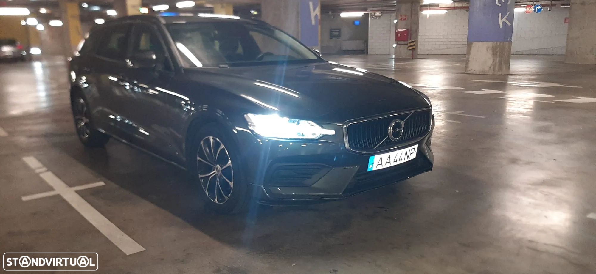 Volvo V60 2.0 D3 Momentum Geartronic - 1