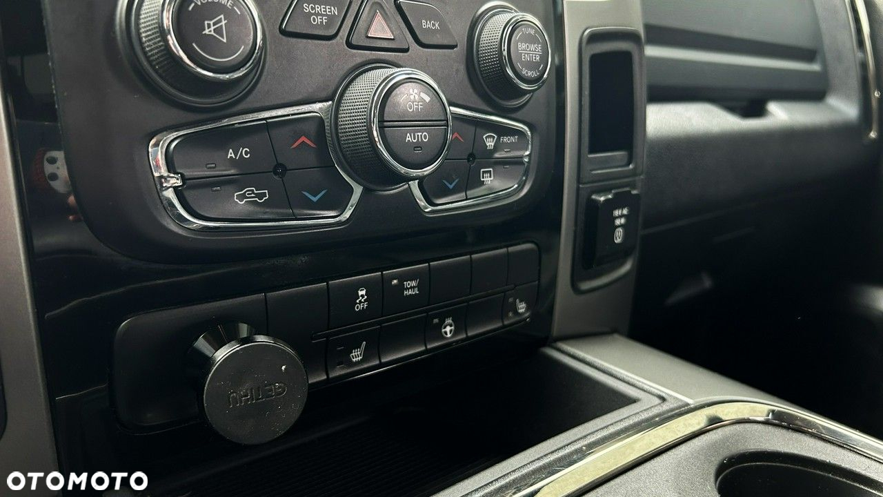 Dodge RAM - 12