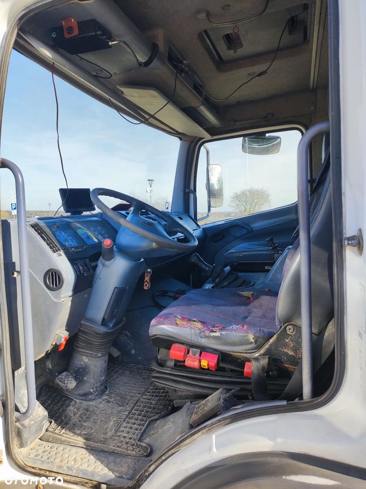 Mercedes-Benz 1323 - 11