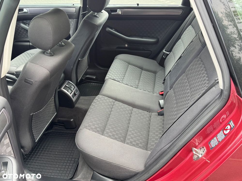 Audi A6 Avant 2.4 - 11