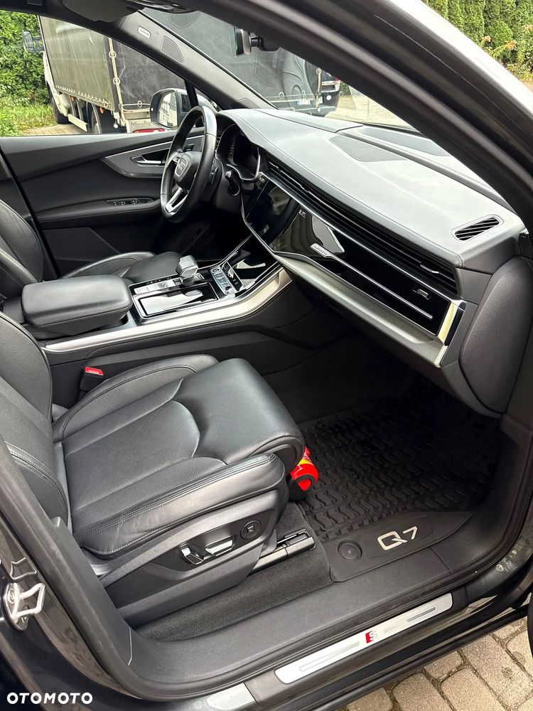 Audi Q7 - 10