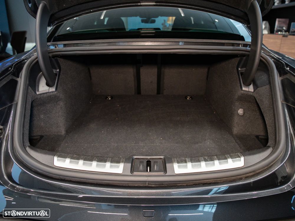 Porsche Taycan Bateria Performance Plus - 39