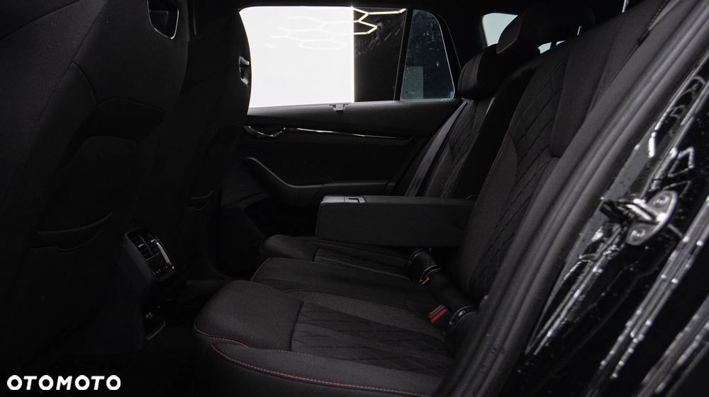 Skoda Octavia 2.0 TDI RS DSG - 17