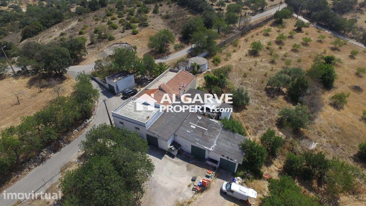 Moradia térrea em zona calma com vista panorâmica de campo e mar perto - Grande imagem: 3/12
