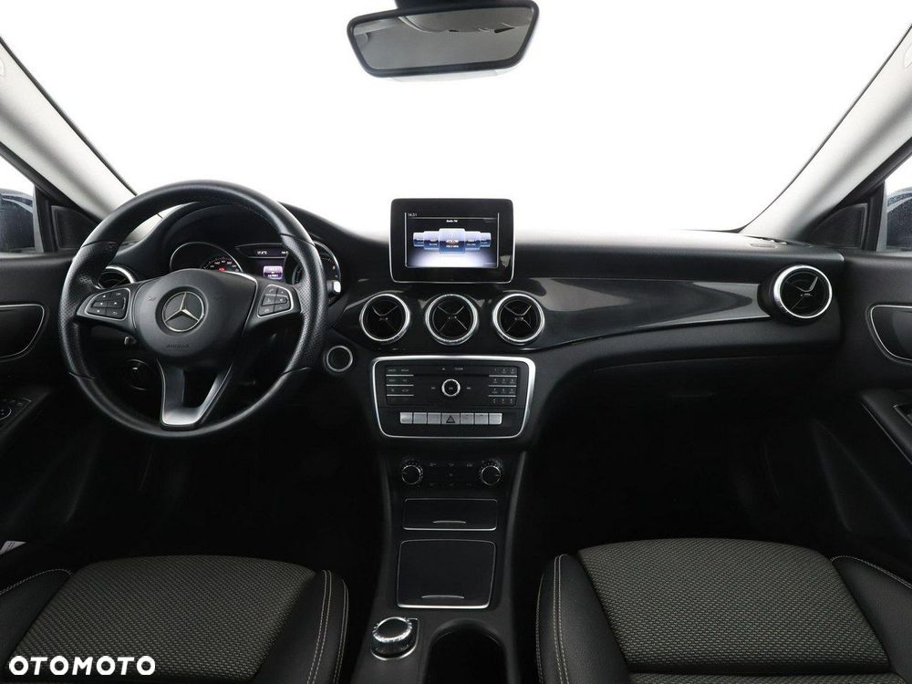 Mercedes-Benz CLA 180 d 7G-DCT - 16