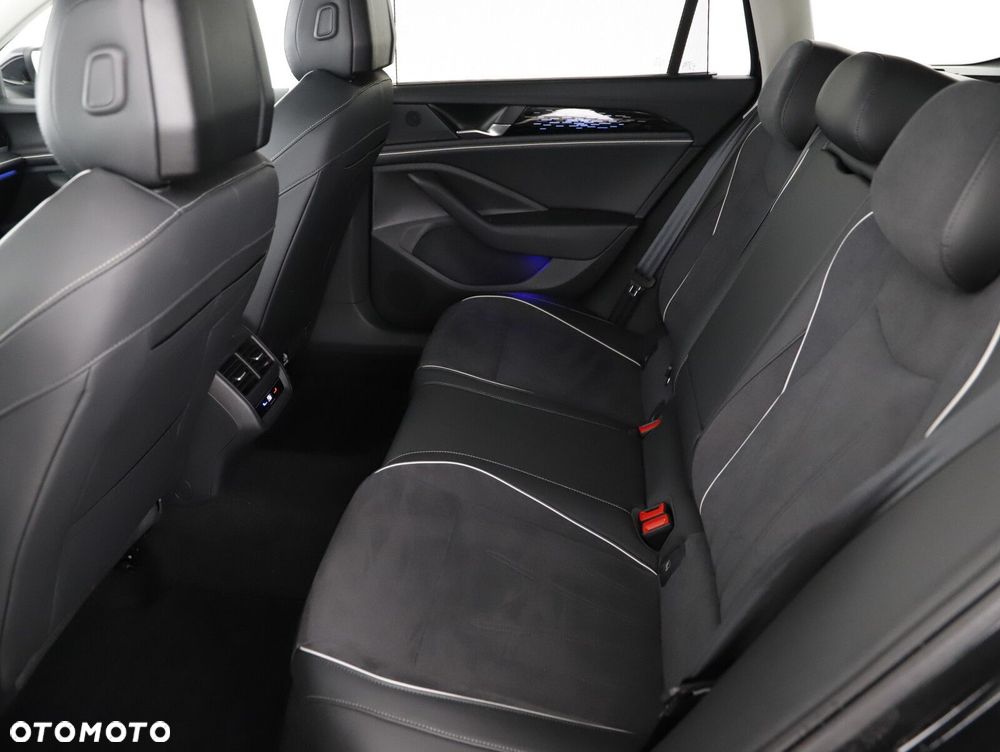 Volkswagen Passat Variant 2.0 TDI EVO Elegance DSG - 12