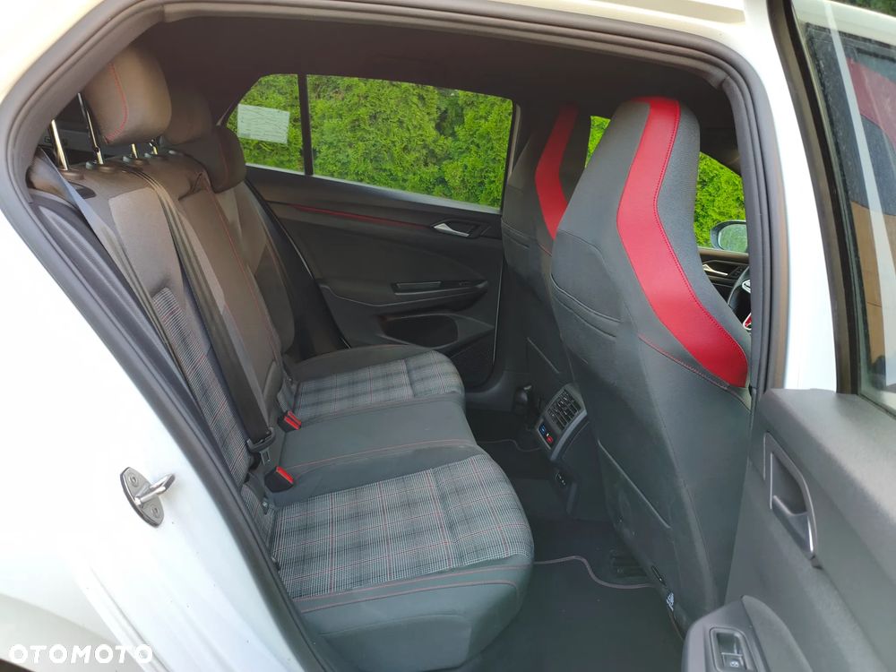 Volkswagen Golf - 25