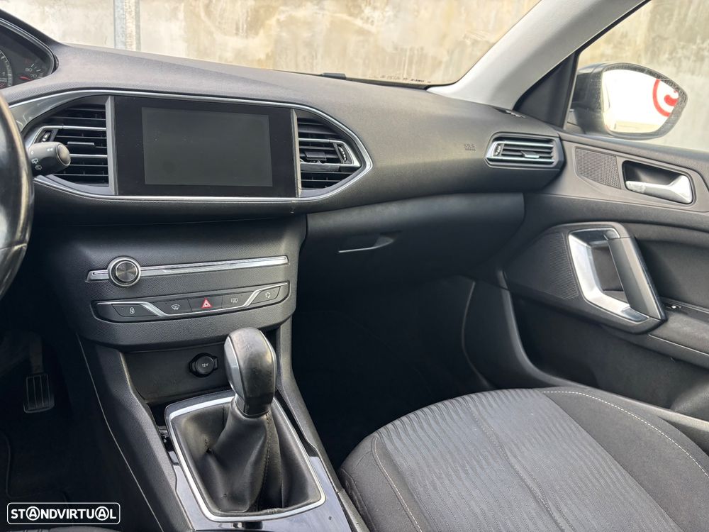 Peugeot 308 1.2 PureTech Style - 23