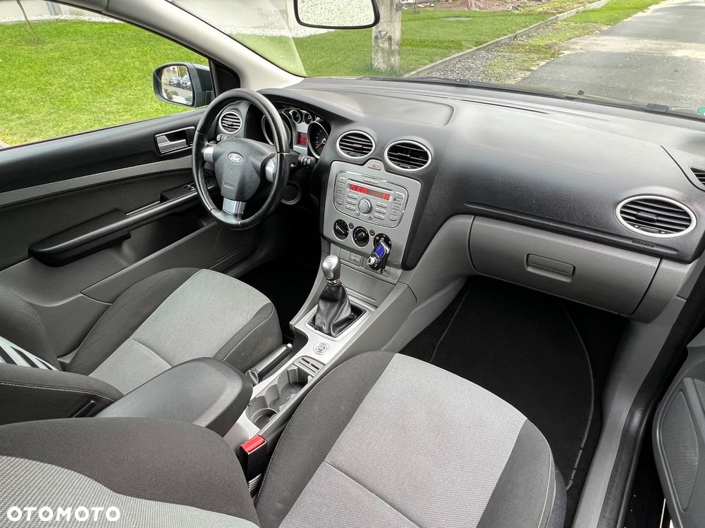 Ford Focus 1.6 16V Style+ - 27