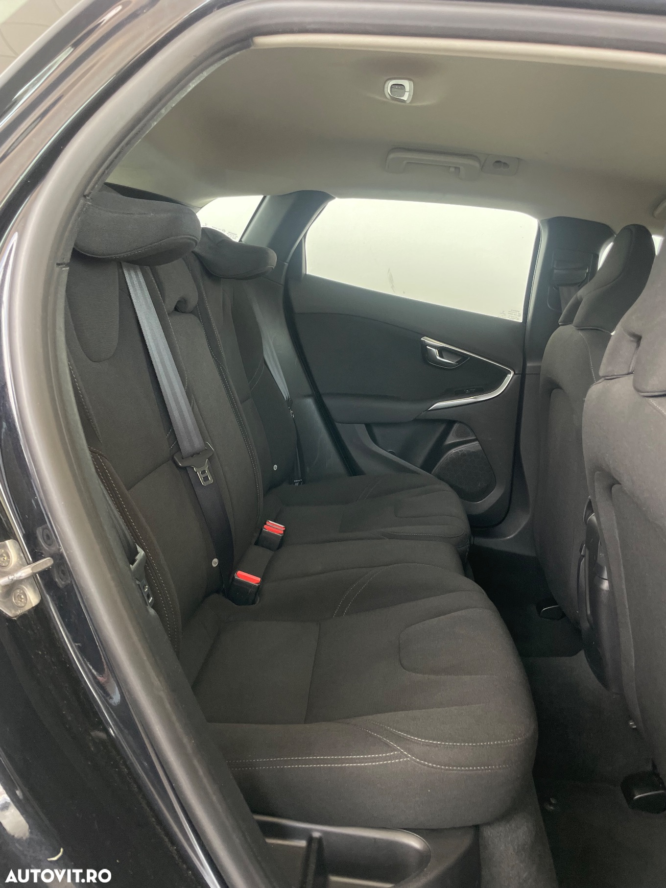 Volvo V40 D2 Aut. Momentum - 27