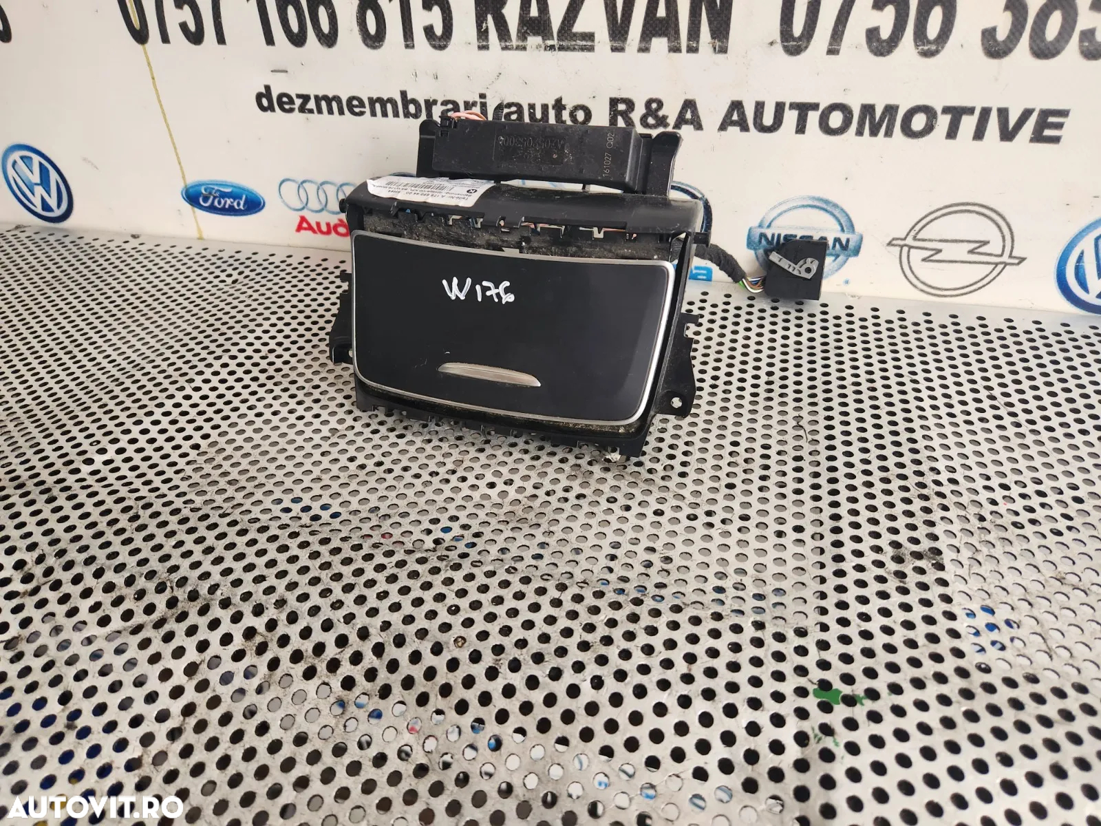 Scrumiera Originala Mercedes A Class W176 Dezmembrez Mercedes A Class W176 2.2 Cdi Motor 651 - Dezm - 2