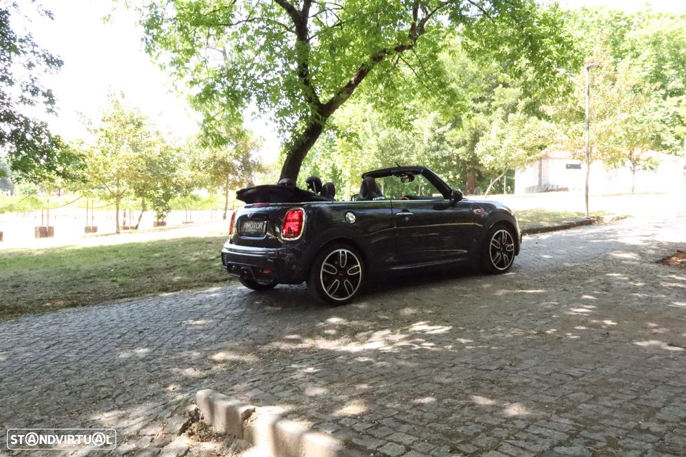 MINI Cabrio John Cooper Works - 20