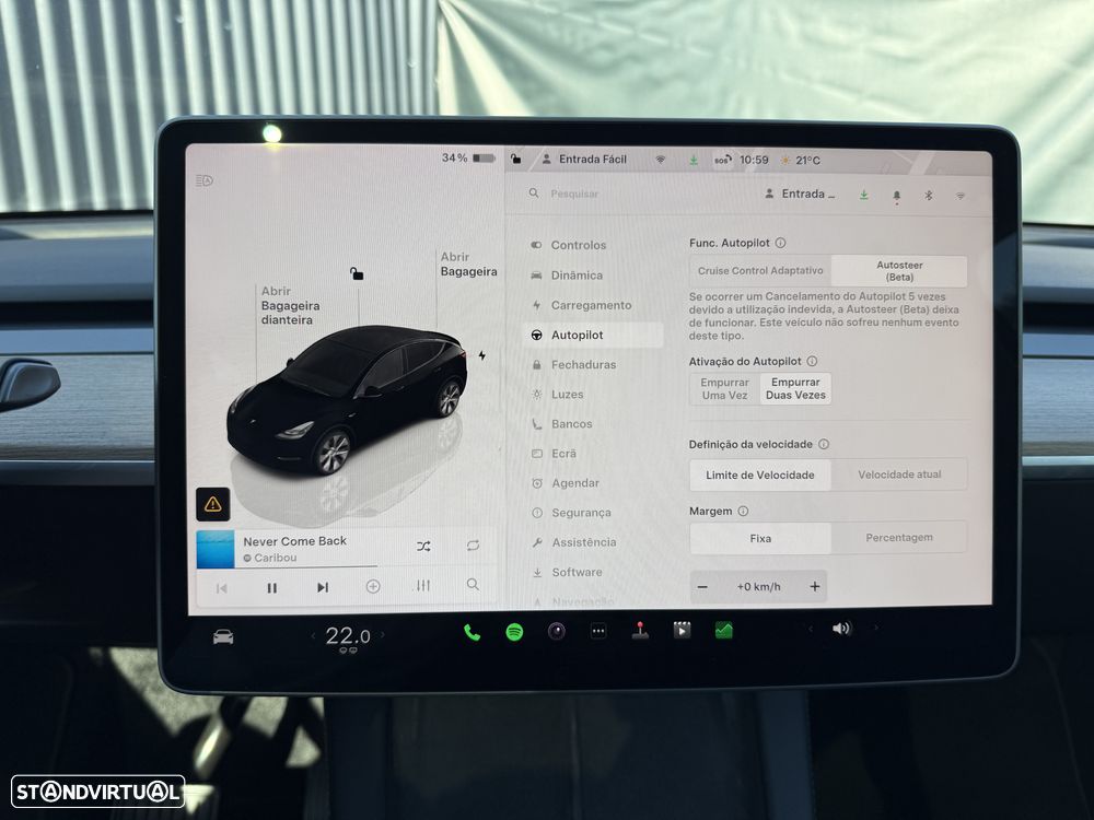 Tesla Model Y - 32