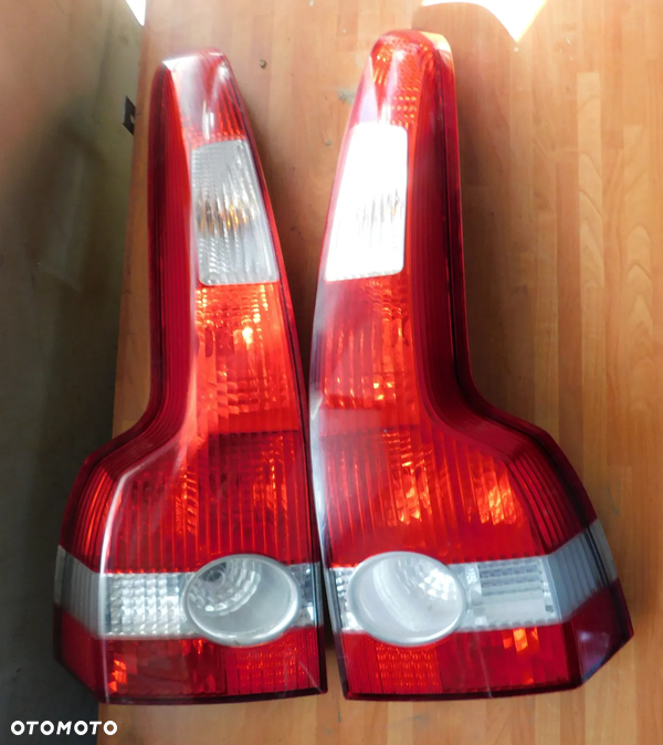 lampa lewa prawa tył VOLVO V50 03-08 EUROPA
