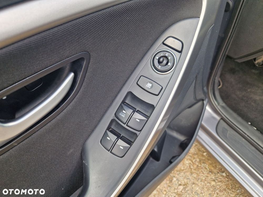 Hyundai i30 1.6 Comfort - 9