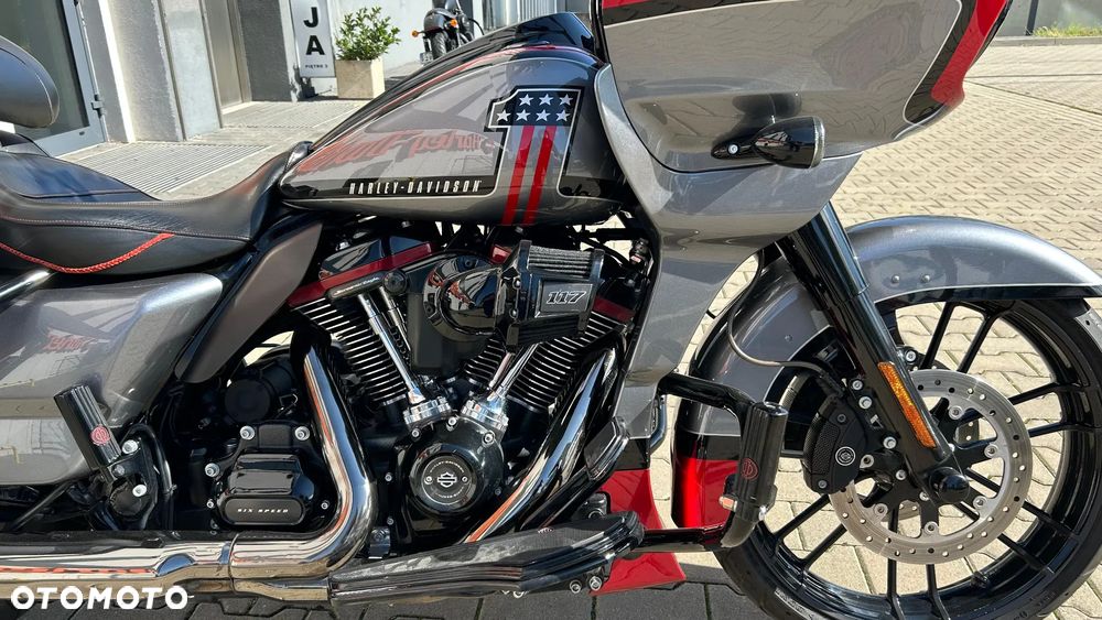 Harley-Davidson Touring Road Glide - 11