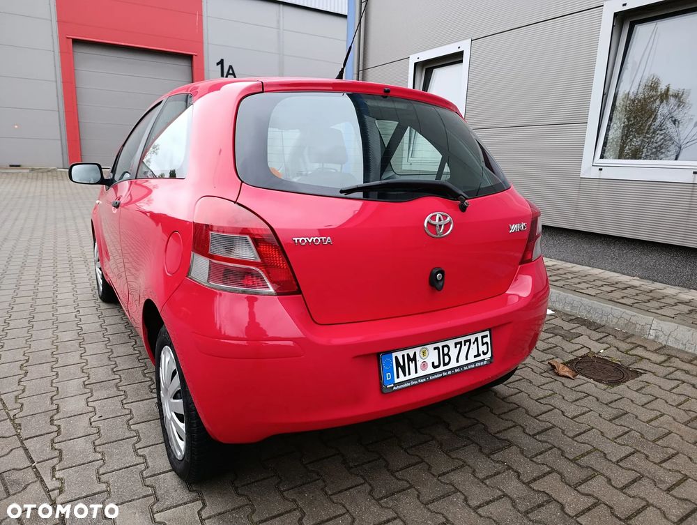Toyota Yaris 1.0 VVT-i - 8
