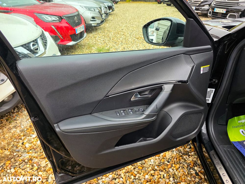 Peugeot 2008 PureTech 155 EAT8 GT - 22