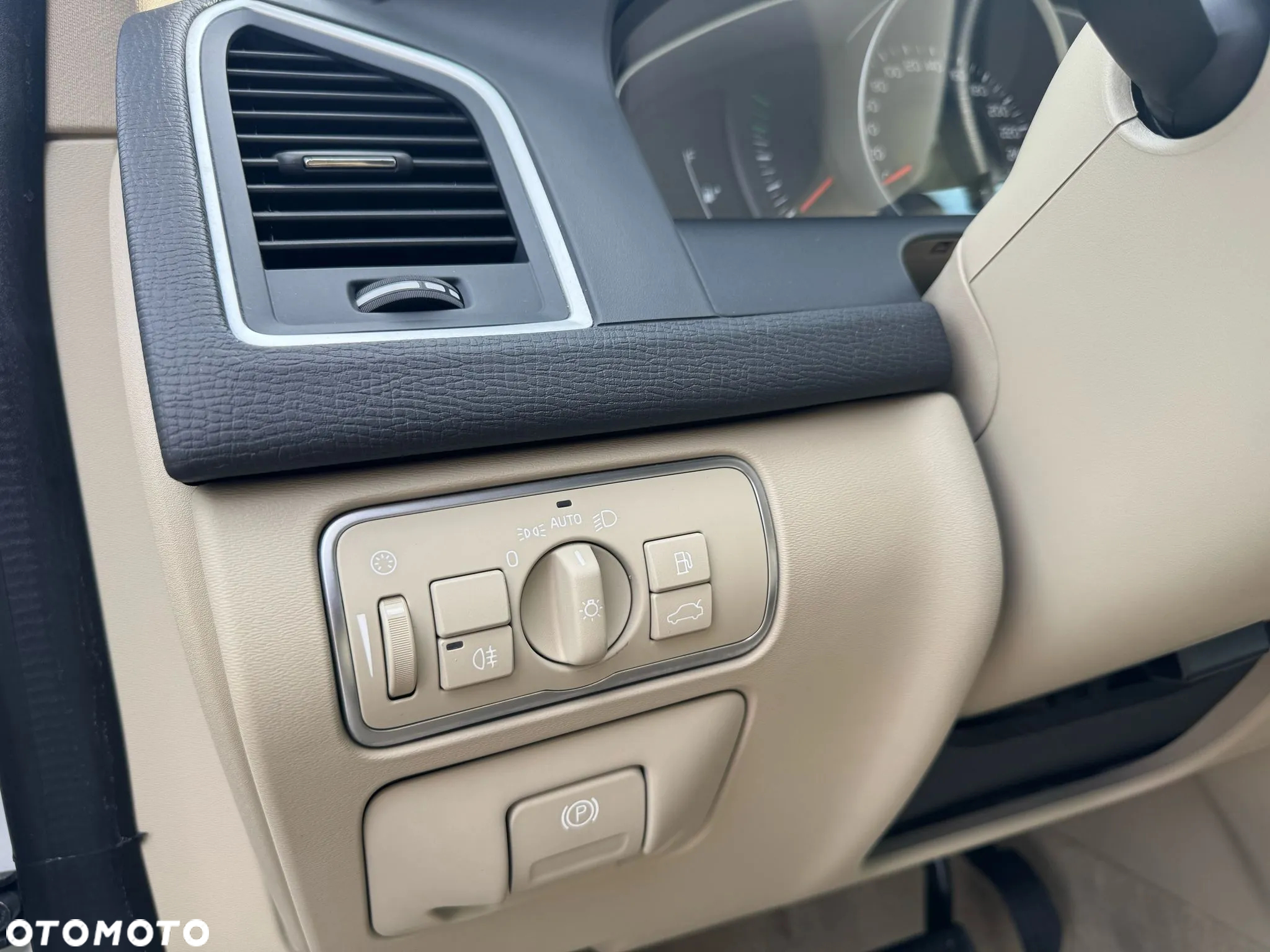 Volvo XC 60 - 21