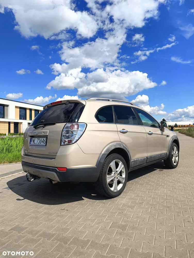 Chevrolet Captiva 2.2 D LTZ - 6