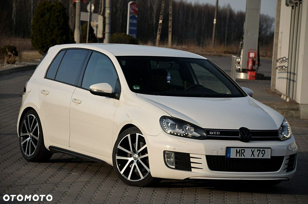 Volkswagen Golf - 2