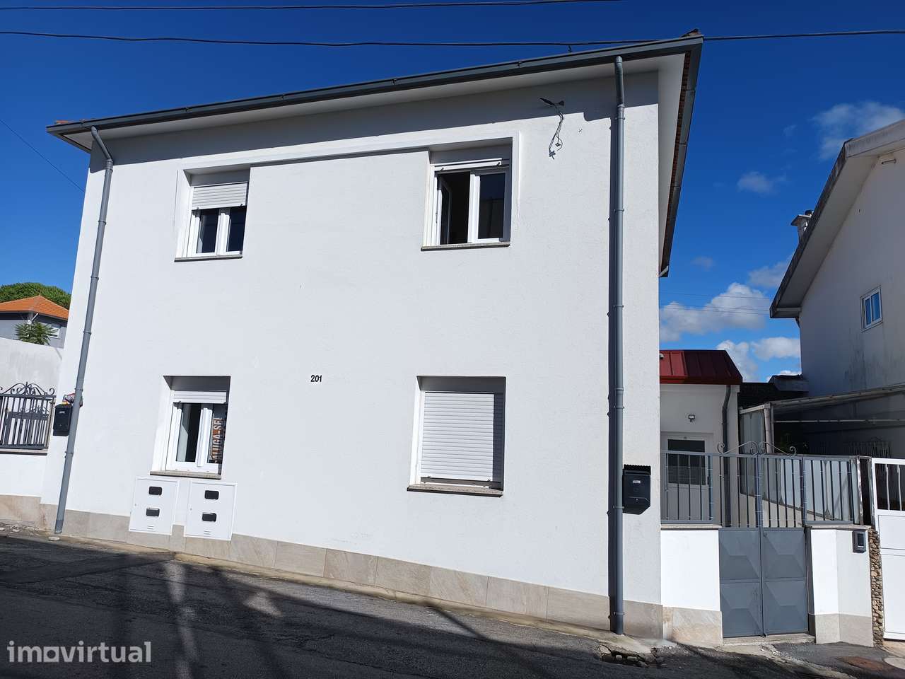 Andar Moradia T3 Isolada com Terraço e Lugar de Garagem - Grande imagem: 4/21