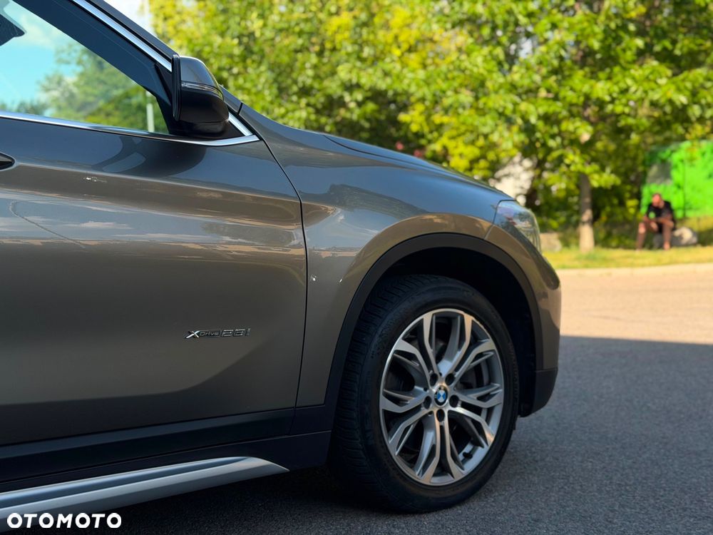 BMW X1 xDrive28i Sport Line - 13
