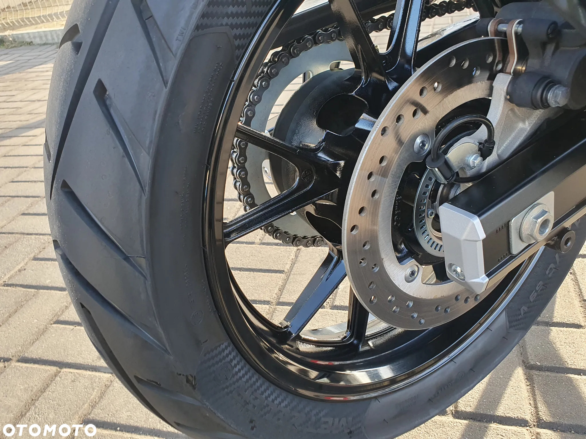 Suzuki V-STROM - 32
