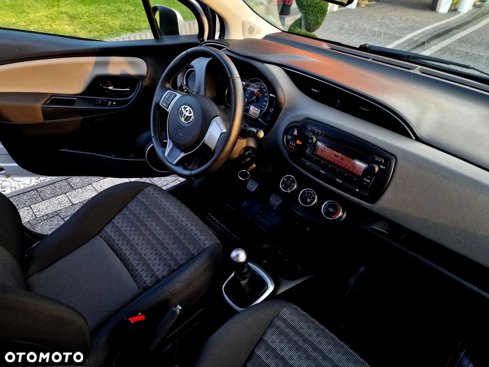 Toyota Yaris 1.0 Active EU6 - 18