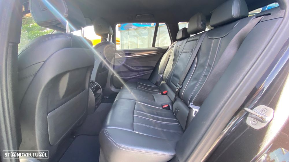 BMW 530 e Pack Desportivo M - 23